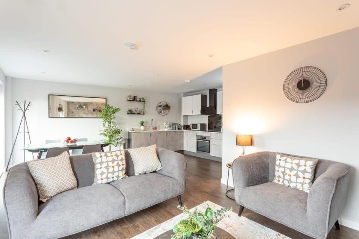 Apartemen Stayzeni, Ouse Court Fantastic 2 Bed Flat